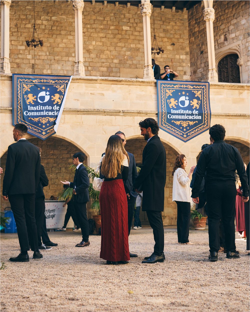 Evento del Instituto de Comunicación en el castillo